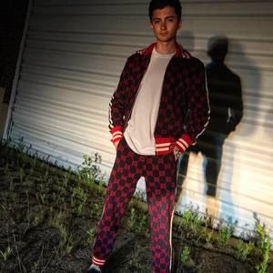 Meet your Posher, Kyle